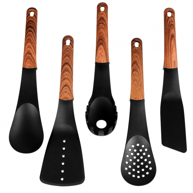 Juego de utensilios de cocina negros con mango simulación madera